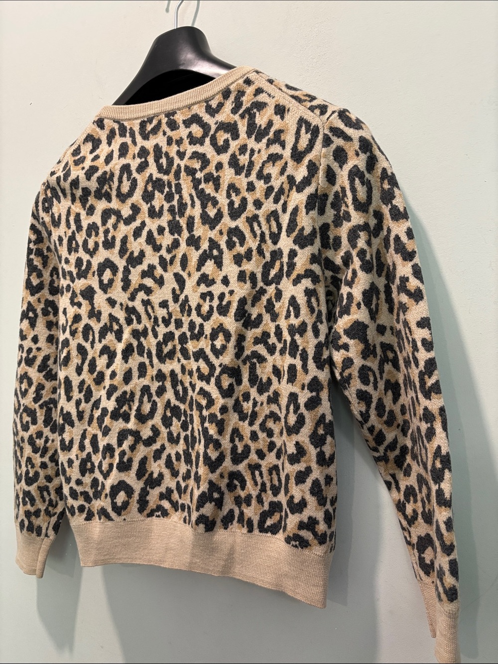 J.Crew 100% Merino Wool Leopard Crewneck Sweater Beige Brown Size M - Picture 9 of 13